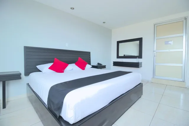 غرفة ديلوكس بسرير مزدوج، Capital O Hotel Euro Confort Pachuca 2/8