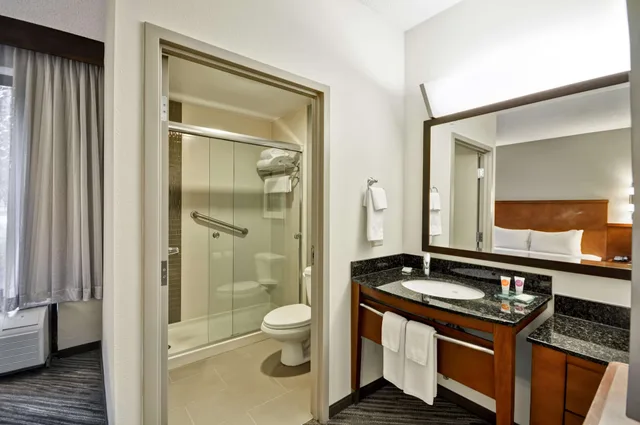 غرفة بسريرين مزدوجين مع أريكة، Hyatt Place Tampa Airport/Westshore 5/9