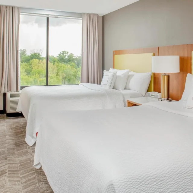 جناح بسريرين كوين مع سرير سحّاب إضافي مع أريكة، SpringHill Suites Cincinnati North/Forest Park 1/1