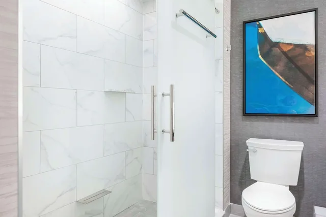 غرفة قياسية بسريرين كوين، Cambria Hotel Niagara Falls 3/3