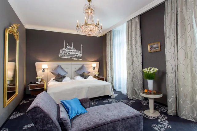 جناح بسرير كوين بإطلالة على البحيرة مع أريكة، Schweizerhof 1/2