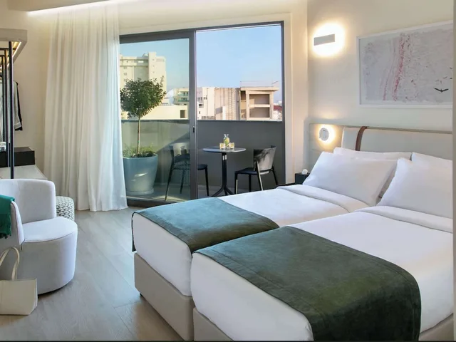 Classic, Twin Beds, Convertible Double Bed، Mercure Larnaca Finikoudes Beach 6/10