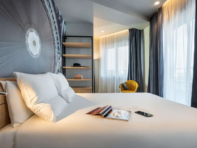 Roof Top, Superior, Double Bed, City View, Balcony، NOVOTEL BELLEVILLE PARIS 20 2/4
