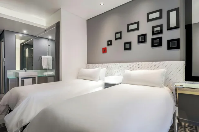 غرفة قياسية بسريرين منفصلين، Protea Hotel Fire And Ice Menlyn 5/10