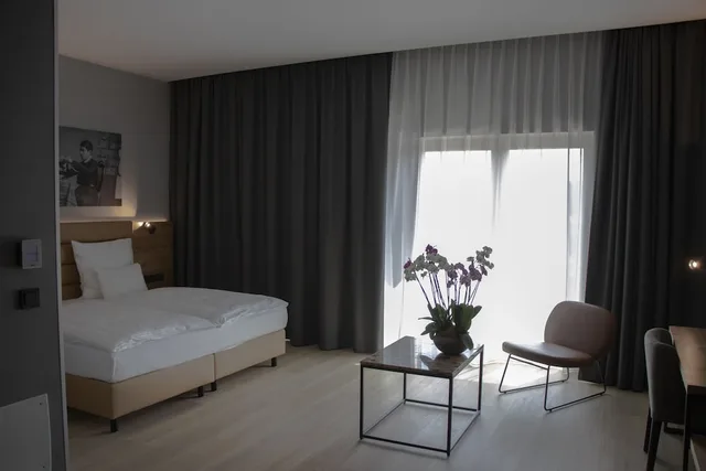 غرفة ديلوكس بسرير كينج، MK Hotel Tirana 6/10