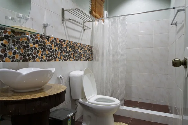غرفة سوبيريور بسرير كوين وسرير فردي بشرفة، Ala Amid Bed Breakfast 4/4