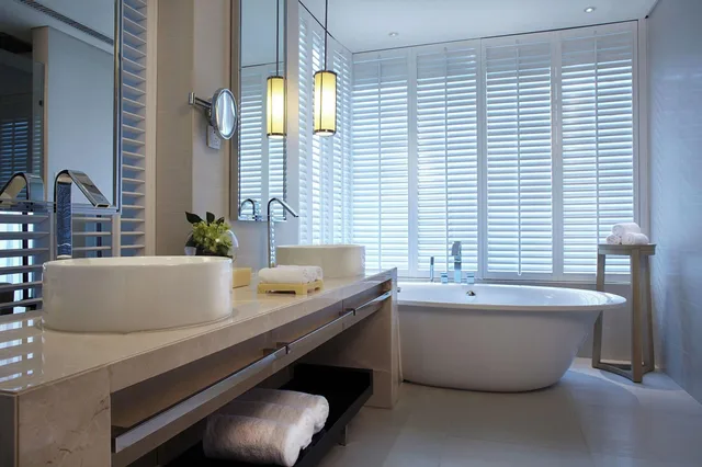 استوديو بسرير كينج بإطلالة على البحر، Renaissance Sanya Resort and Spa 7/7