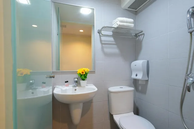 Family, Single Bed, No Window، Sandpiper Hotel 1/1