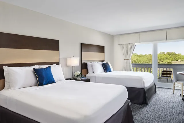 Room, 2 Queen Beds, Creek Side, Accessible، Shem Creek Inn 1/2