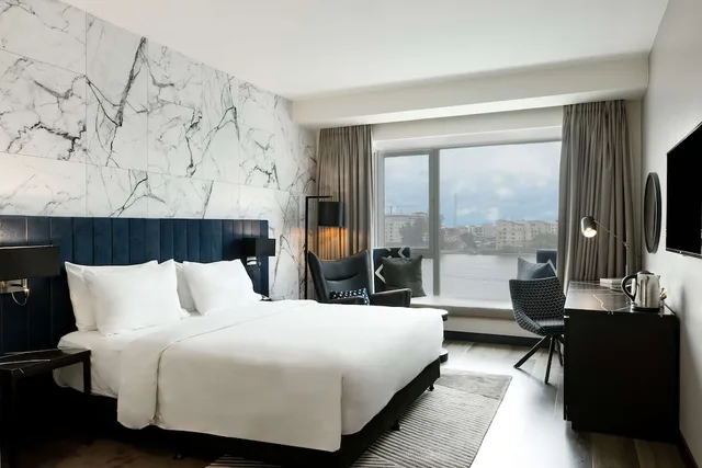 Premium, King Bed, Lagoon View، Radisson Blu Anchorage Hotel 3/7