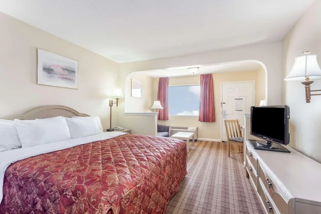 غرفة بسرير كينج، Days Inn by Wyndham Clinton 1/1