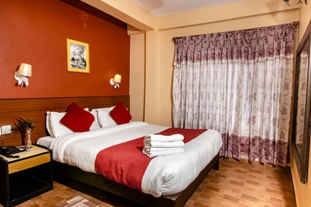 غرفة قياسية بسرير مزدوج، The Silver Oaks Inn 1/1