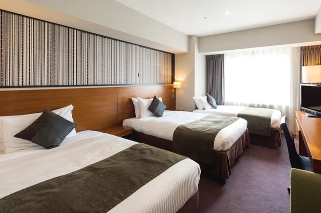 غرفة ديلوكس ثلاثية بسريرين منفصلين للمدخنين، HOTEL MYSTAYS Sapporo Station 1/2