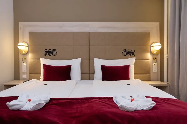 Top, Deluxe, Twin Beds, with View, HOTEL ST GOTTHARD 1/7