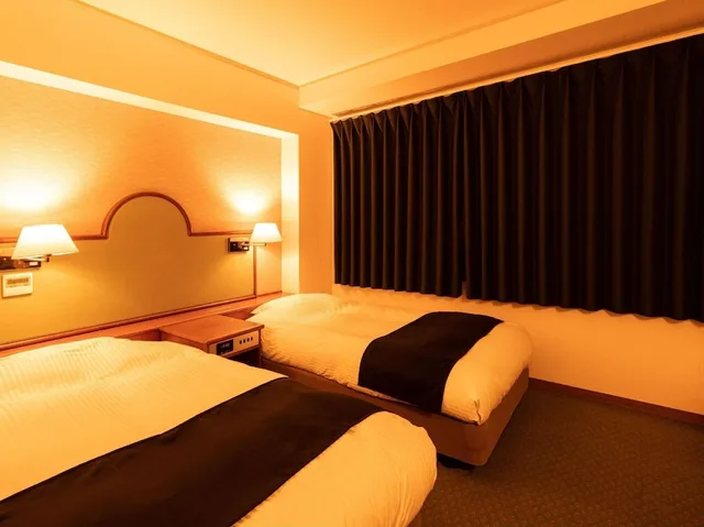 غرفة قياسية بسريرين منفصلين بحوض استحمام، Ooedo Onsen Monogatari Premium Hotel Fugetsu 1/3