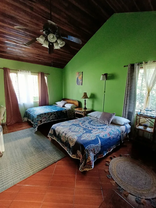 غرفة بسرير مزدوج وسرير فردي، The Cariari Bed and Breakfast 3/5