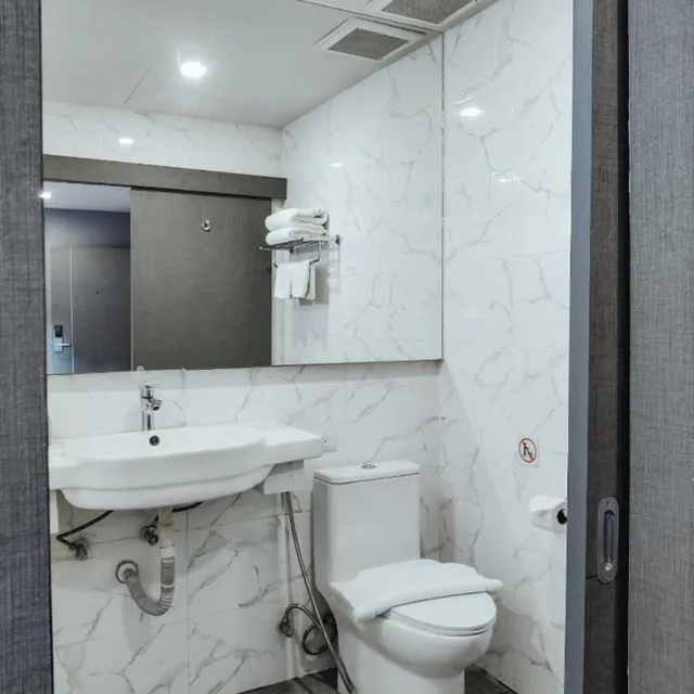 غرفة قياسية بسرير كينج، Hyde Park Hotel Bangkok 3/4