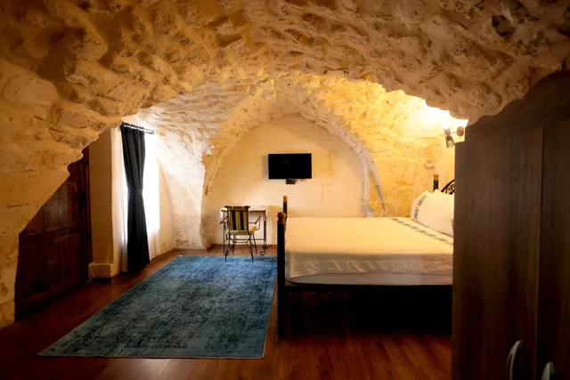 Room, Double Bed, Garden View, Astarte Hotel 8/10
