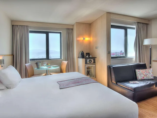غرفة بسرير مزدوج بإطلالة على المرفأ، Mercure Ajaccio Centre 2/3
