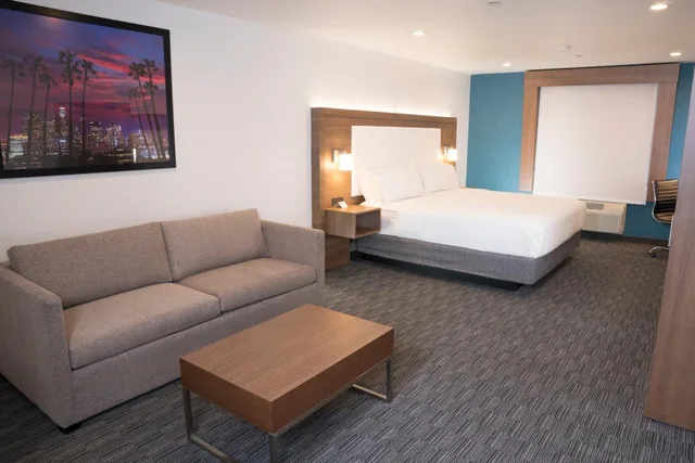 جناح تنفيذي، Holiday Inn Express Hollywood Walk of Fame An Ihg Hotel 3/10