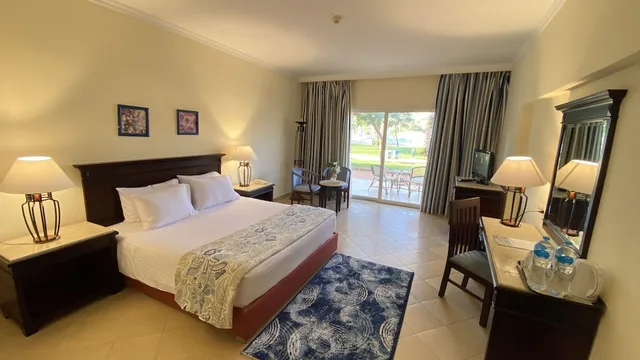 غرفة سوبيريور بسرير مزدوج بإطلالة على الحديقة، Amwaj Oyoun Resort and Spa 6/10