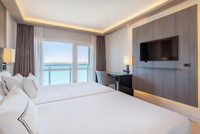 Premium, Twin Beds, Sea View, Melia Alicante 2/10