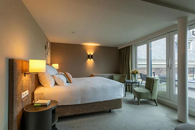 غرفة سوبيريور بسرير كينج بشرفة، Pestana Amsterdam Riverside 2/3
