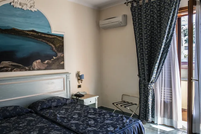 2 Bedrooms, Apartment, 1 Double and 3 Single Beds, Garden View, Balcony، Garibaldi 4/5