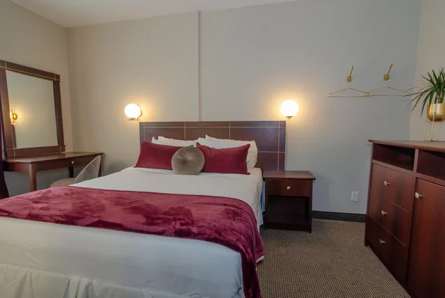 غرفة بسرير كوين بجاكوزي، Hotel Dorion 5/10