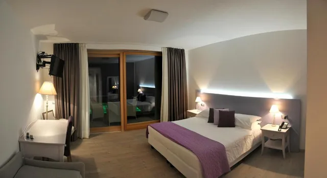 جناح جونيور بإطلالة على البحيرة، Tullio Hotel 3/9
