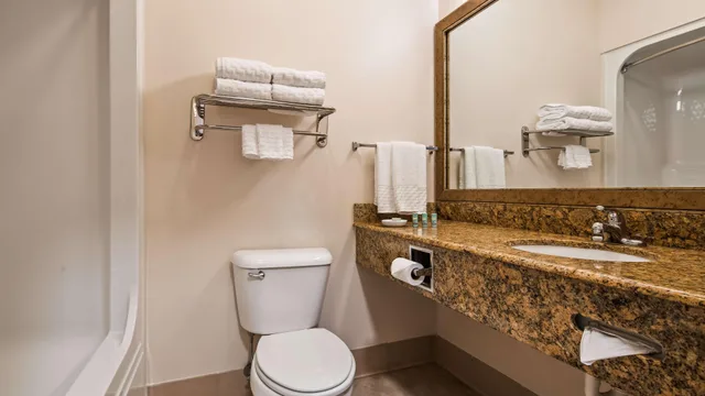 جناح بسرير كينج، Best Western Brookfield 5/7