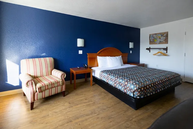 غرفة بسرير كينج، Budget Inn Greenville By Hotel O I-85 1/10
