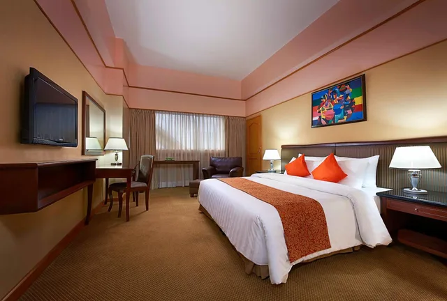 استوديو ديلوكس بسرير كوين، Berjaya Makati Hotel 1/5