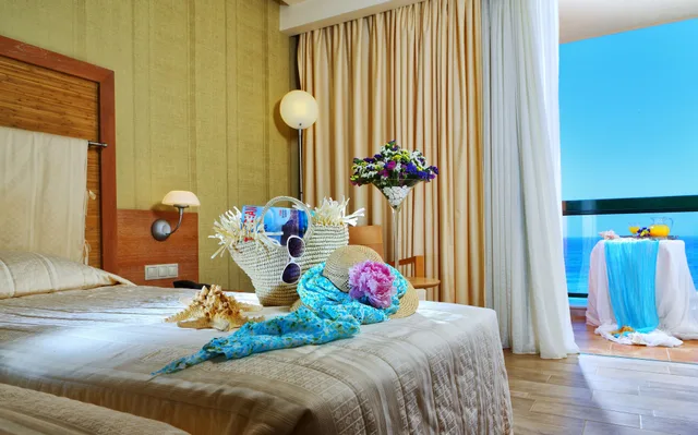 Room, Twin Beds, Sea View, Sirens Beach Hotel 8/10
