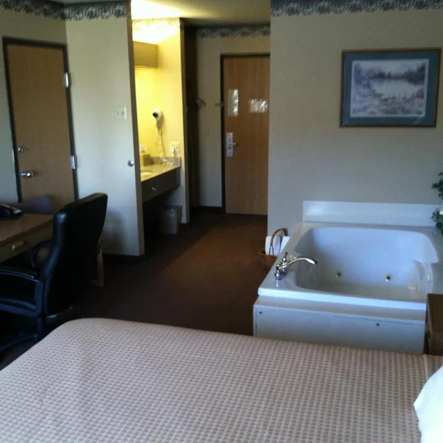 جناح ديلوكس بسرير كينج، Days Inn by Wyndham Worthington 5/5