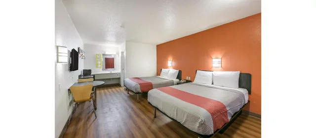 غرفة بسرير كوين لذوي الإعاقة، Motel6 Dothan, AL 1/8