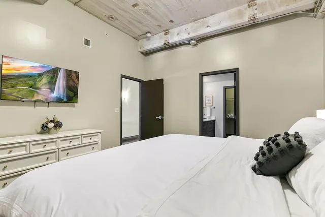 3 Bedrooms, Signature, Apartment, 1 King and 2 Queen Beds, City View, Executive Level، Luxury Downtown Dallas Stay by Amyfinehouse 3/10