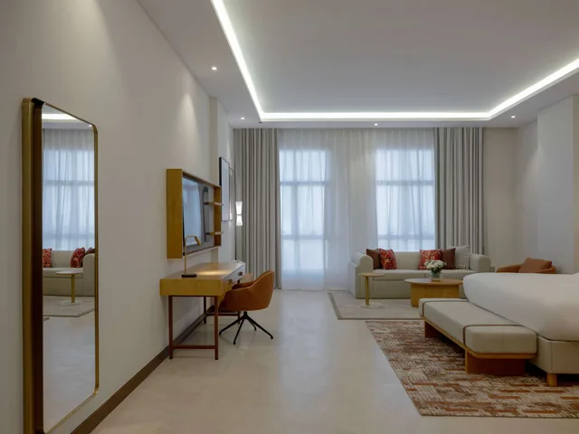 جناح ديلوكس بسرير كينج مع أريكة، فندق ميركيور خميس مشيط(Mercure Hotel Khamis Mushayt) 4/6