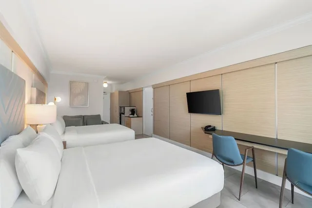 غرفة سوبيريور بسرير كوين وسرير كوين بشرفة، The Garden Hotel and Resort 7/10