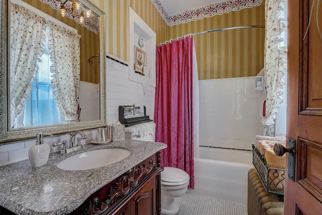 غرفة، Schuster Mansion Bed & Breakfast 1/1