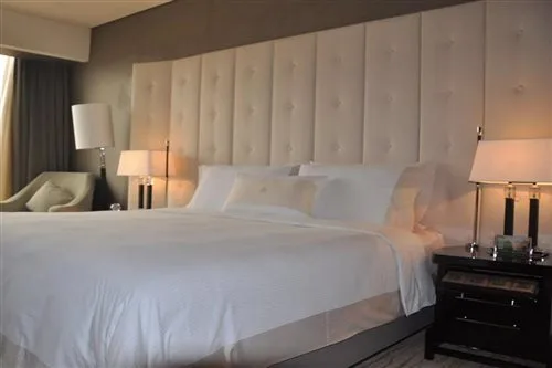 غرفة ديلوكس بسرير مزدوج، Royal International Hotel 2/2