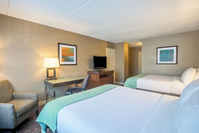 غرفة بسرير كينج تُحدَّد حسب التوفر، Holiday Inn South Kingstown (Newport Area) 3/8