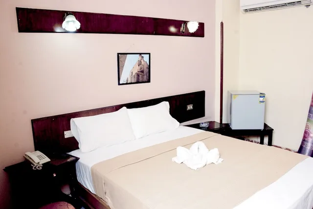 غرفة كومفورت بسريرين منفصلين بإطلالة على المدينة بشرفة، Shady Hotel 4/10