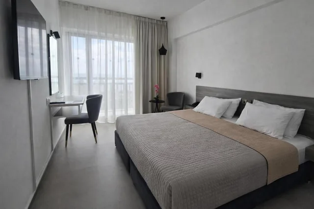 غرفة مفردة بإطلالة على البحر، Navarria Hotel 4/11