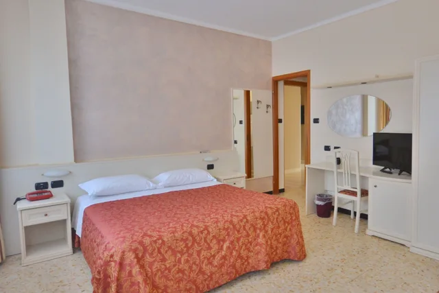 Premium, King Bed, Balcony, Gold Hotel 2/7