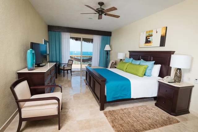 3 Bedrooms, Ocean Front, Villa del Palmar Cancun All Inclusive Beach Resort & Spa 2/4