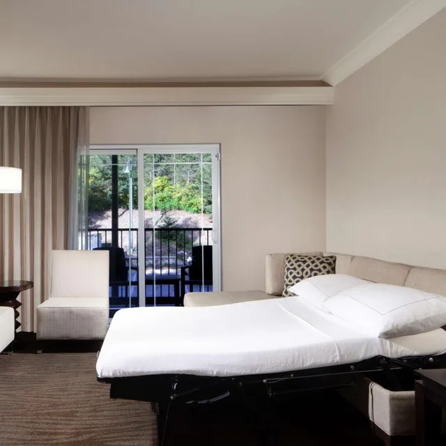 1 Bedroom, Suite, King Bed, Balcony or Patio, Hilton Santa Cruz/Scotts Valley 2/9