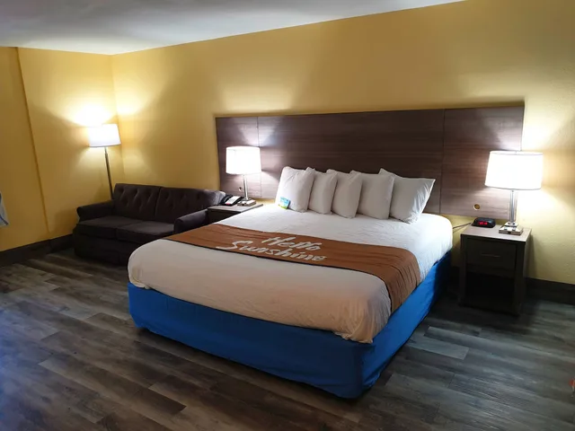جناح استوديو بسرير كينج، Days Inn by Wyndham Cleveland TN 5/10