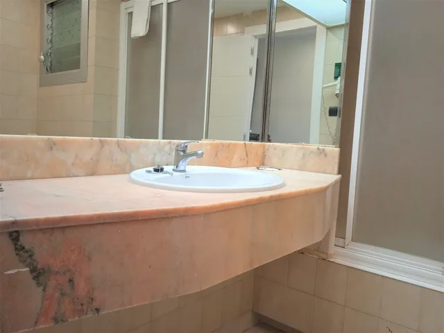 غرفة بسريرين منفصلين بشرفة، Hotel 153 7/7
