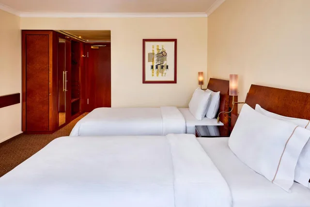 غرفة ديلوكس بسرير فردي، The Westin Grand Munich 2/5
